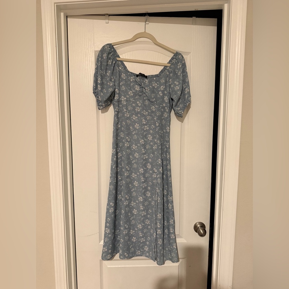 Light Blue Floral Puff Sleeve Midi Dress